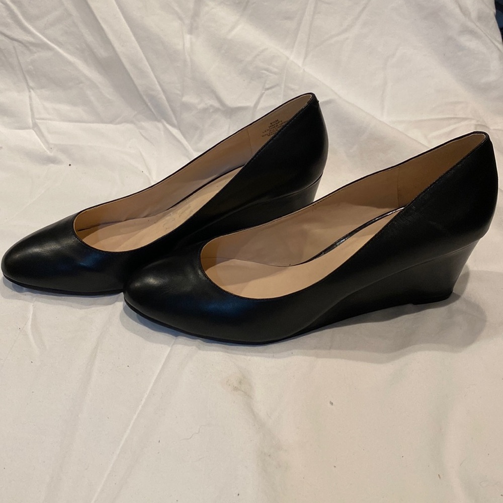 NWOT Nine West Black wedge heel